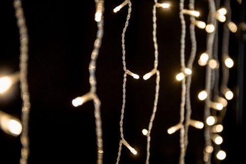 Crystalline záves LED svetiel 200 x 250 cm, 500 ks TEPLÁ BIELA LED, priehľadný kábel, Vhodné na vonkajšie aj vnútorné použitie