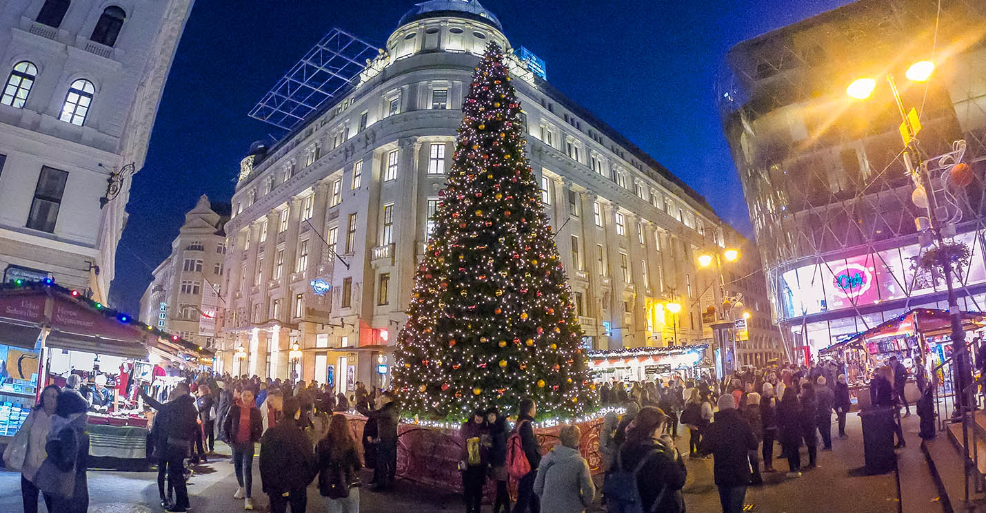 Dekortrend Obrovský umelý vianočný strom